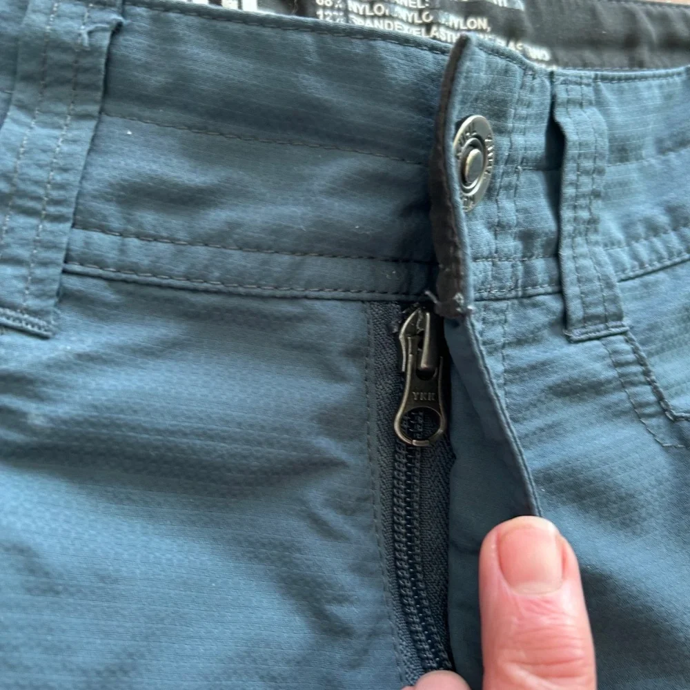 Kuhl Men's 30 shorts EUC - Picture 8 of 12